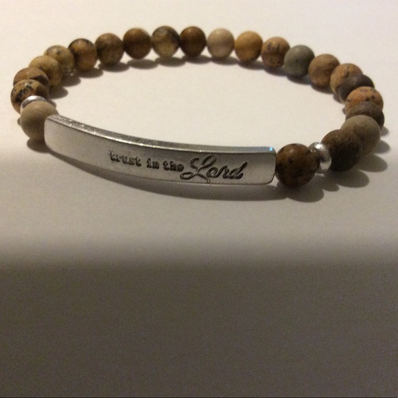Beautiful Bible Bracelet - Trust in the Lord - Picture 2 of 3
